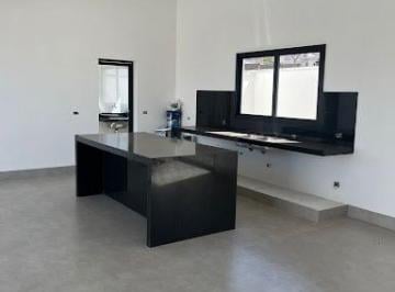 Casa · 230m² · 4 Quartos · 2 Vagas · Casa com 4 dormitórios à venda, 230 m² por R$ 2.100.000,00 - Jardim Botânico - Uberlândia/MG