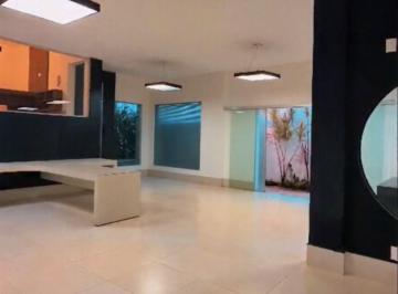 Casa · 280m² · 3 Quartos · 2 Vagas · Casa com 3 dormitórios, 280 m² - venda por R$ 1.370.000 ou aluguel por R$ 8.900/mês - Centro - Uberl