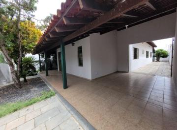 Casa · 210m² · 3 Quartos · Casa com 3 dormitórios para alugar, 210 m² por R$ 7.000,00/mês - Santa Mônica - Uberlândia/MG