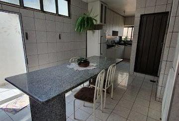Casa · 400m² · 7 Quartos · 1 Vaga · Casa com 7 dormitórios à venda, 400 m² por R$ 600.000,00 - Brasil - Uberlândia/MG
