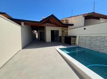 Casa de 2 quartos, Peruíbe · Casa com 2 quartos e piscina em Peruíbe - R4 470.000,00.