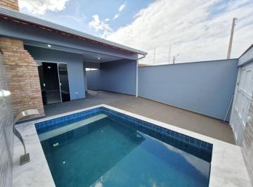 Casa de 2 quartos, Peruíbe · Casa com piscina e área gourmet em Peruíbe.