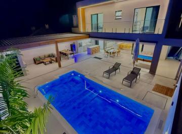 Casa de 4 quartos, Londrina · Casa com 410 mts², 4 quartos, piscina e churrasqueira em Gleba Fazenda Palhano