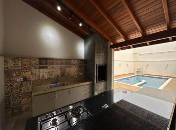 Casa de 3 quartos, Brasília · Casa com 320 metros², 3 quartos, piscina e churrasqueira em Asa Norte - Brasília