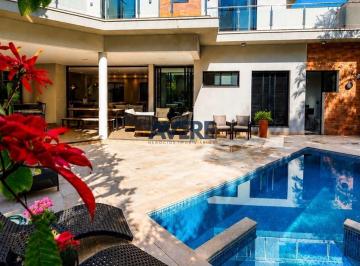 0 · Casa em Condomínio  3 suítes, escritório, área gourmet e piscina -Alto Padrão- S