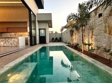 Casa de 3 quartos, Uberlândia · Casa com 320 metros², 3 quartos, piscina e churrasqueira em Uberlandia - MG