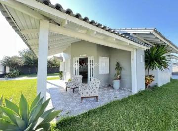 Casa · 165m² · 4 Quartos · 2 Vagas · casa com 4 quartos com piscina em Imbé -RS