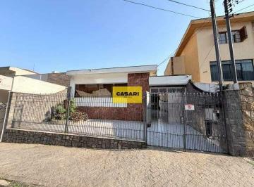 Casa · 162m² · 2 Quartos · 3 Vagas · Excelente casa semi mobiliada para locação no bairro Jardim do Mar, uma das regi