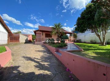Casa · 195m² · 4 Quartos · 6 Vagas · Casa plana com amplo pátio e jardim o bairro Rondônia!