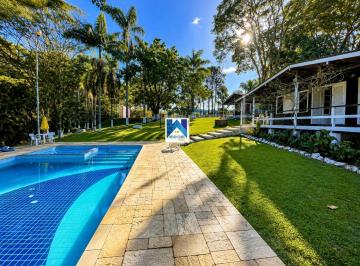Rural · 700m² · 4 Quartos · Fazenda / Sítio para venda em Centro Cívico de 700.00m² com 4 Quartos