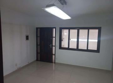 Casa de 3 quartos, Mogi das Cruzes · Casa para venda em Vila Caputera de 10.00m² com 3 Quartos, 1 Suite e 2 Garagens