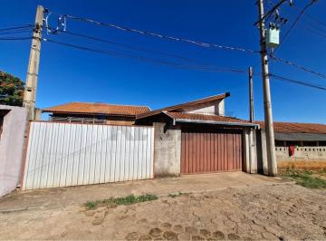 Casa · 250m² · 4 Quartos · 4 Vagas · Casa para venda em Centro de 250.00m² com 4 Quartos, 1 Suite e 4 Garagens
