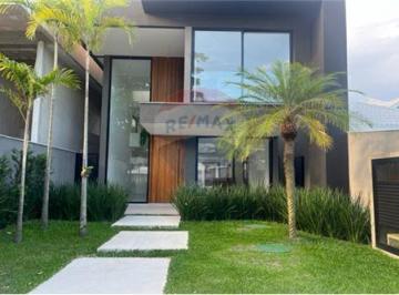 Casa · 350m² · 5 Quartos · 2 Vagas · Casa de Luxo em Barra da Tijuca: 5 Suítes e Piscina