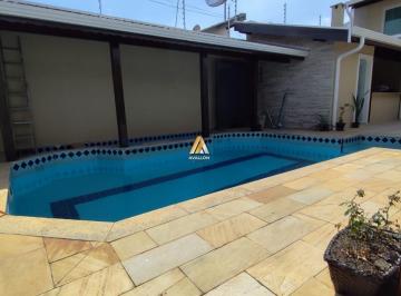 Casa · 250m² · 2 Quartos · Sobrado para alugar em Jardim Amanda Ii de 250.00m² com 2 Quartos e 2 Suites