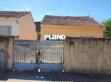 Casa · 58m² · 2 Quartos · Casa para alugar em Jardim Petráglia de 58.00m² com 2 Quartos
