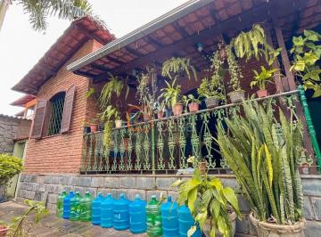 Casa · 230m² · 5 Quartos · 2 Vagas · Casa para venda em Itapoã de 230.00m² com 5 Quartos, 1 Suite e 2 Garagens