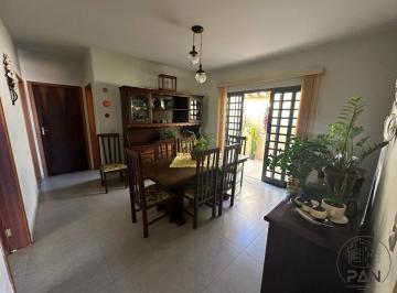 Casa Venda 300m² de 4 quartos · Casa para venda em Jardim Shangri-lá de 217.00m² com 4 Quartos, 1 Suite e 2 Garagens