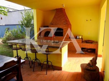 Casa · 312m² · 3 Quartos · 3 Vagas · Casa para alugar em Medeiros de 312.00m² com 3 Quartos, 2 Suites e 3 Garagens