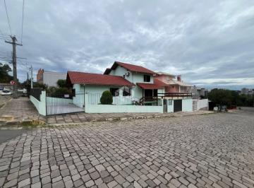 Casa · 200m² · 5 Quartos · 3 Vagas · Excelente casa com 02 pisos e porão