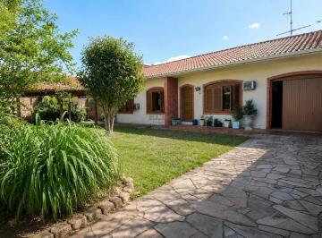 Casa · 215m² · 3 Quartos · 2 Vagas · Casa 215m²- 3 Quartos-Piscina- B. Portão Velho- Portão.