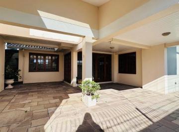 Casa · 291m² · 3 Quartos · 2 Vagas · Casa | 03 dormitórios | Petrópolis