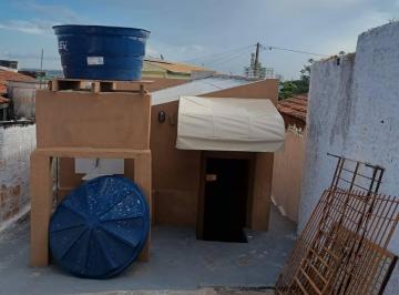 Casa · 195m² · 1 Quarto · 1 Vaga · Casa de um quarto no barro lixeira