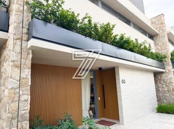 Casa · 300m² · 3 Quartos · 3 Vagas · Casa nova com 244 m² privativos