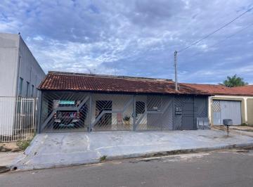 Casa de 3 quartos, Aparecida de Goiânia · Casa no Jardim Mont Serrat com barracão no fundo