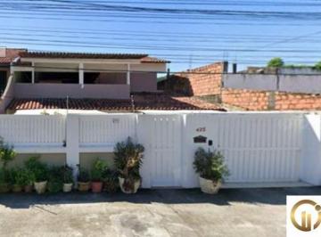 Foto 01 · Casa em leilão à Venda em Niterói - RJ