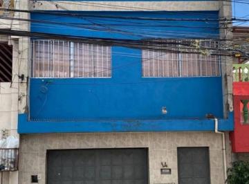Fachada · Sobrado independente com 3 quartos e terraço com churrasqueira no Parque Sônia