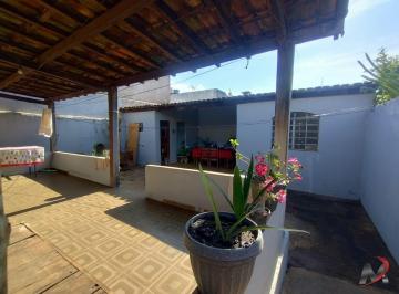 Casa · 225m² · 3 Quartos · 3 Vagas · Venda - Formosinha