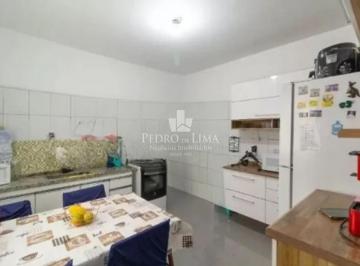 Casa · 110m² · 3 Quartos · 1 Vaga · Sobrado com 3 dormitórios, 1 suíte, 1 vaga e quintal próximo ao metrô