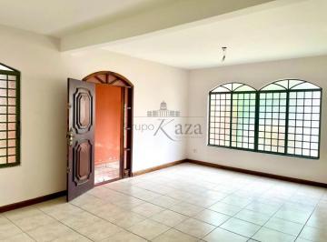 Casa · 300m² · 3 Quartos · 2 Vagas · Casa Monte Castelo - 3 Dormitórios - 153m².