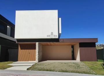 Casa · 330m² · 4 Quartos · 4 Vagas · Casa em Condomínio - Condomínio Mônaco - Urbanova - 4 Suítes - 300m².