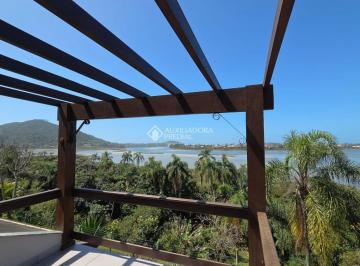 Casa · 300m² · 3 Quartos · CASA COM VISTA E ACESSO PARA LAGOA