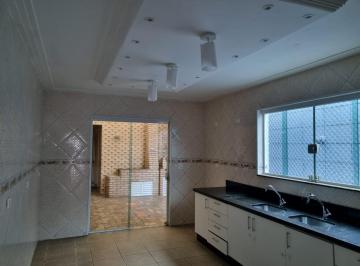 Casa · 179m² · 4 Quartos · 3 Vagas · Imperdível Casa à Venda em São Paulo-SP, Jabaquara: 4 Quartos, 1 Suíte, 5 Banheiros, 3 Vagas de Gara