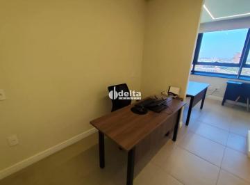 Comercial · 37m² · Sala disponível para locação no bairro Jardim Karaiba em Uberlândia-MG