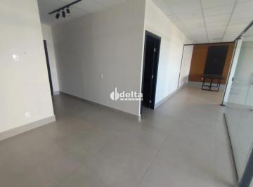 Comercial · 93m² · 1 Vaga · Sala disponível para locação no bairro Jardim Karaiba em Uberlândia-MG