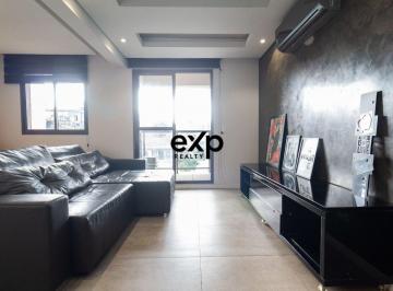 Sala de estar, com ar condicionado, acesso para varanda. Piso porcelanato · 3 quartos, semi mobiliado, bairro Guaira,  Curitiba - PR