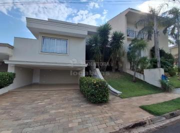 Casa · 257m² · 3 Quartos · 4 Vagas · Excelente Casa Assobradada para locação com 03 dormitórios, sendo 01 suite máster, 05 banheiros, sal