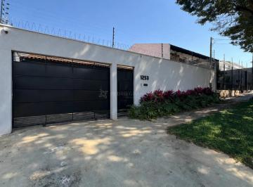 Casa · 240m² · 3 Quartos · 1 Vaga · Excelente casa para locação 03 dormitórios | Zona 05
