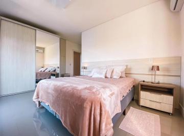 Apartamento · 453m² · 5 Quartos · 2 Vagas · SOBRADO BEIRA LAGO