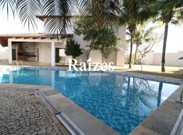 Casa · 900m² · 4 Quartos · 5 Vagas · Mansão no Jardim Karaíba com 4 Suítes, Área Gourmet com Piscina, Sauna e 5 Vagas