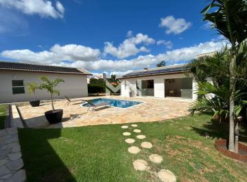 Casa · 332m² · 3 Quartos · 2 Vagas · Casa á Venda no Condomínio Terras de Mont Serrat em Salto/SP.
