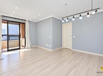 Apartamento · 65m² · 2 Quartos · 1 Vaga · Apartamento com 2 dorm, sendo 1 suíte, 1 vaga livre e coberta, sacada c churrasqueira no Água Verde