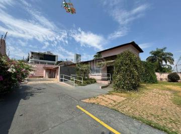Casa · 370m² · 15 Vagas · Casa Comercial com Recepção e 12 Salas no Santa Rosa