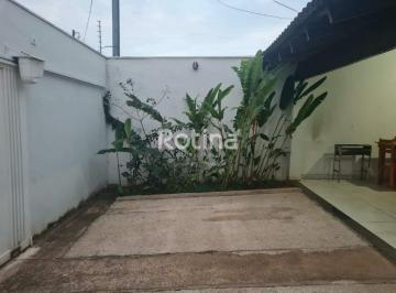 Casa · 112m² · 3 Quartos · 2 Vagas · Casa residencial à venda no Bairro Granada, em Uberlândia