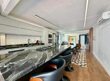 Casa · 173m² · 3 Quartos · 2 Vagas · Casa à venda no bairro Floresta - Joinville/SC