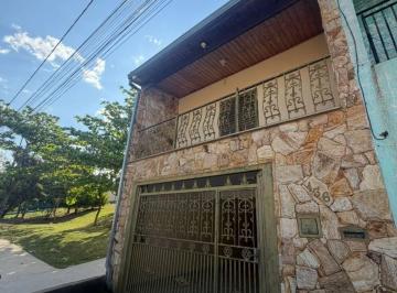e31e9c6f10ea670bf27715c4b6150fa41c7eb519 · Casa com 2 dormitórios, sendo 1 suíte para alugar, 200 m² por R$ 2.200/mês - Jardim Porungal - Porto