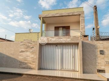 Casa · 225m² · 4 Quartos · 2 Vagas · Excelente oportunidade em Emaus Parnamirim!